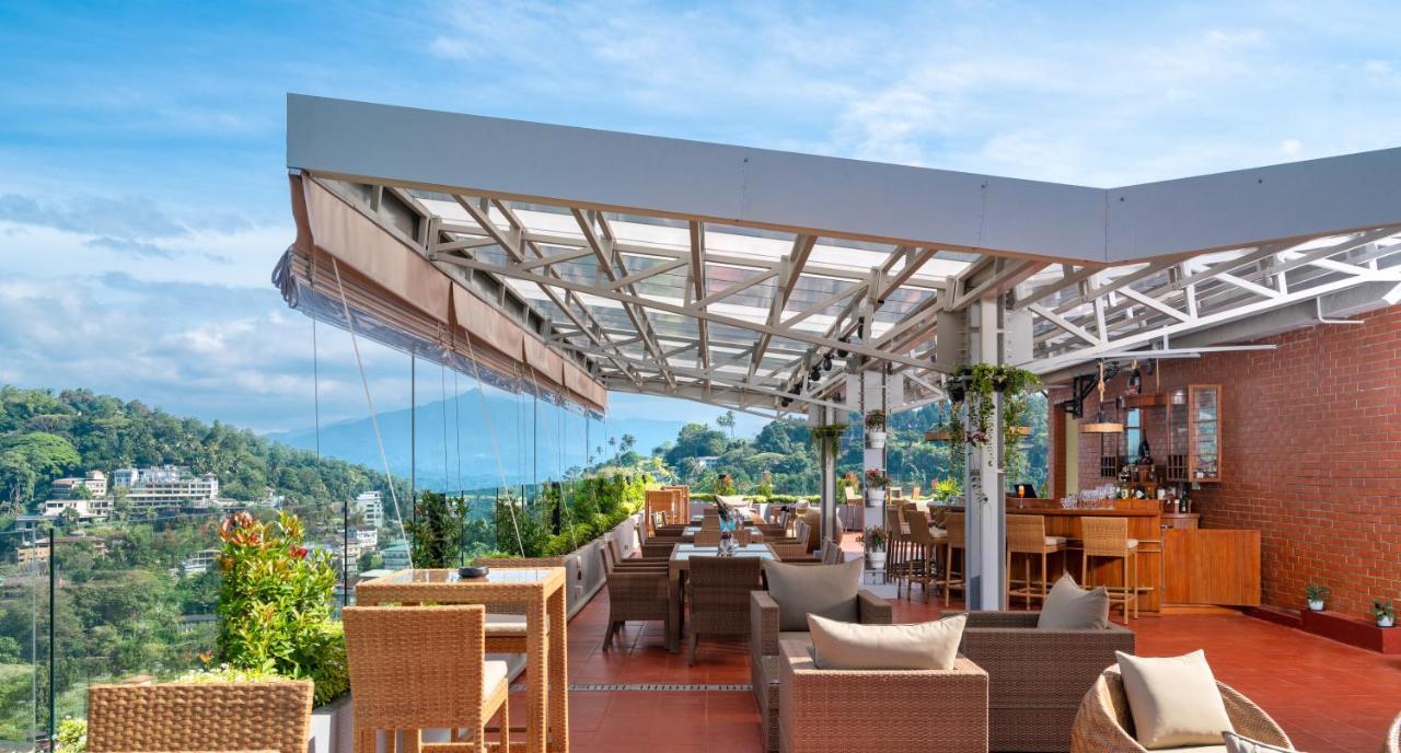 Grand Serendib Hotel Kandy Exterior foto Sky Bar