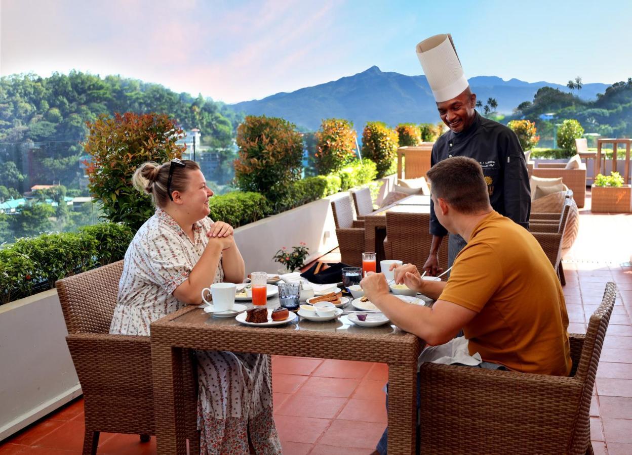 Grand Serendib Hotel Kandy Exterior foto The Terrace Restaurant