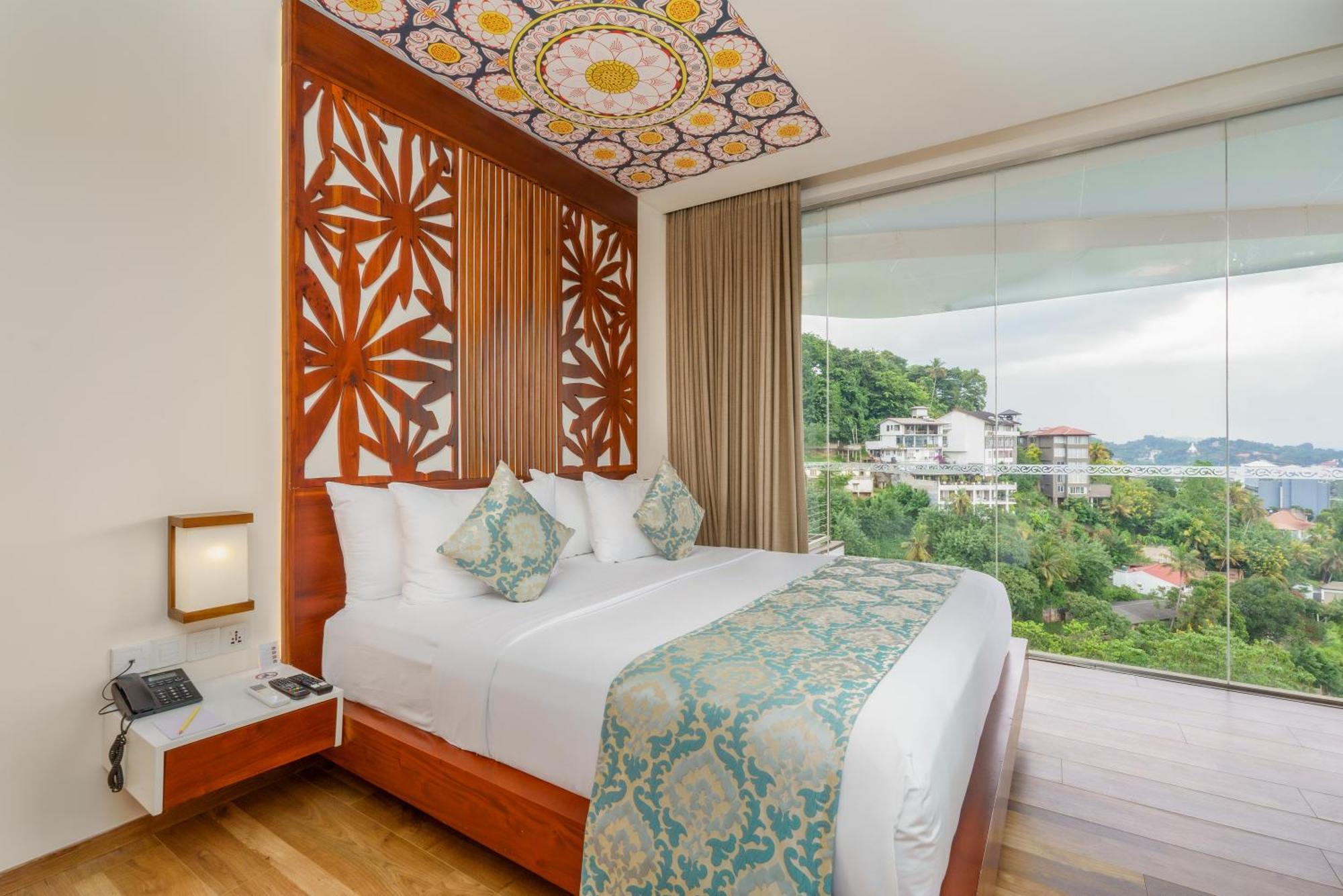 Grand Serendib Hotel Kandy Exterior foto Deluxe Ocean View