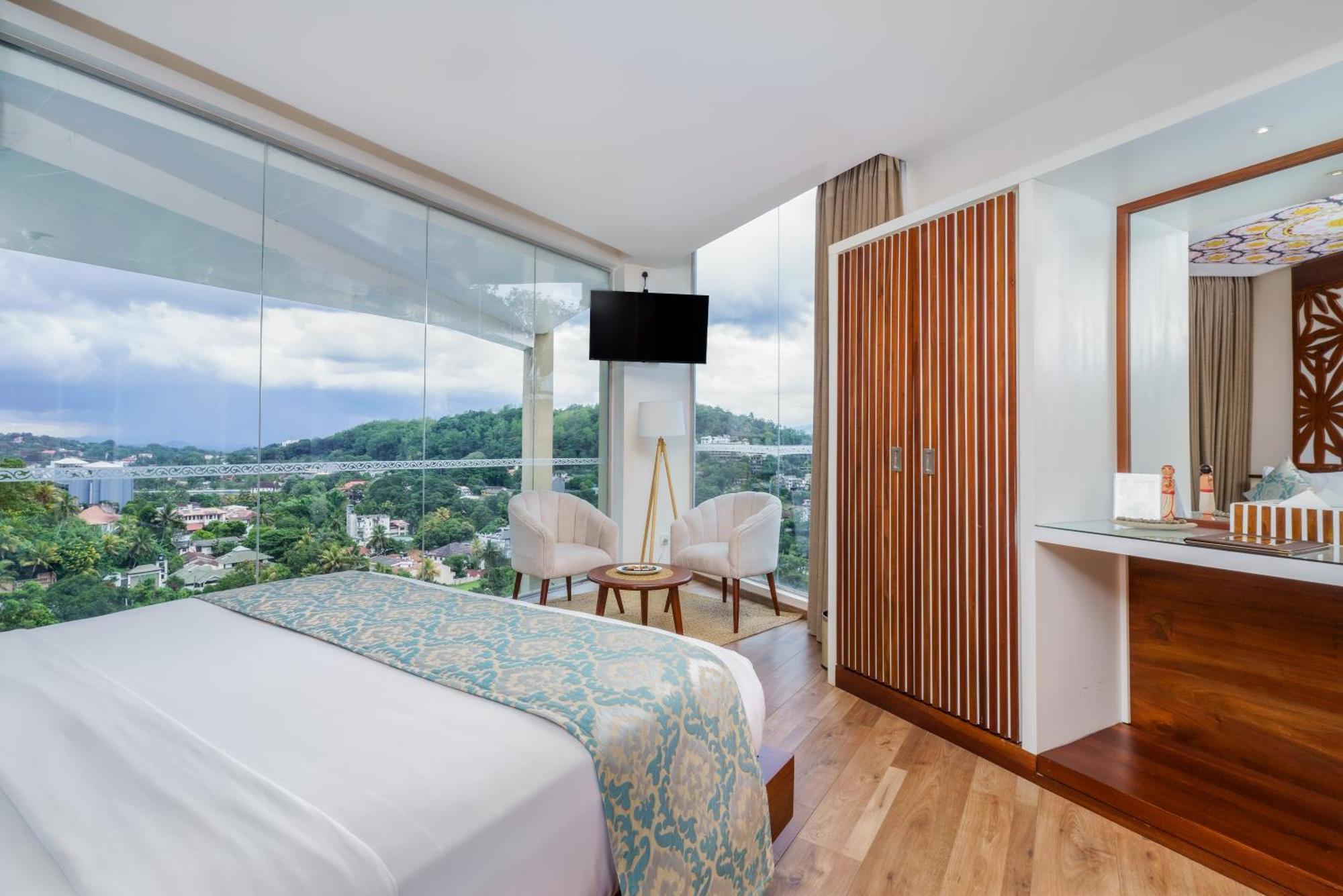 Grand Serendib Hotel Kandy Exterior foto Deluxe Room